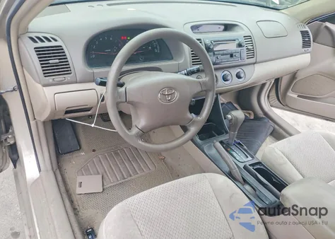 2004 Toyota Camry Le z USA, uszkodzony, nr VIN 4T1BE32K44U833160